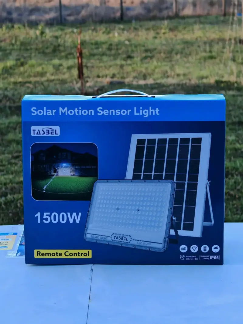 Foco con Luz Solar 1500W - 2