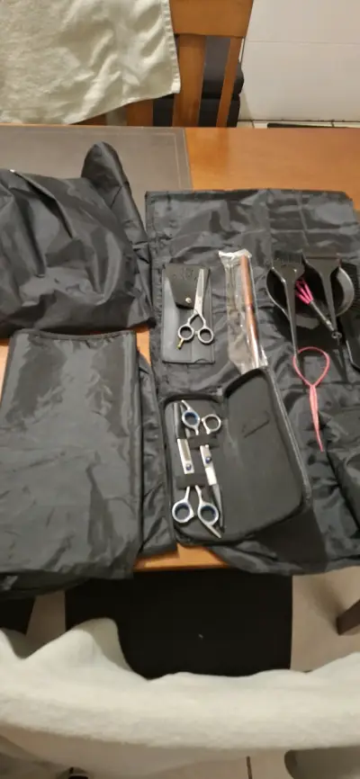 Set de peinado profesional con peinetas y pinzas - miniatura 2