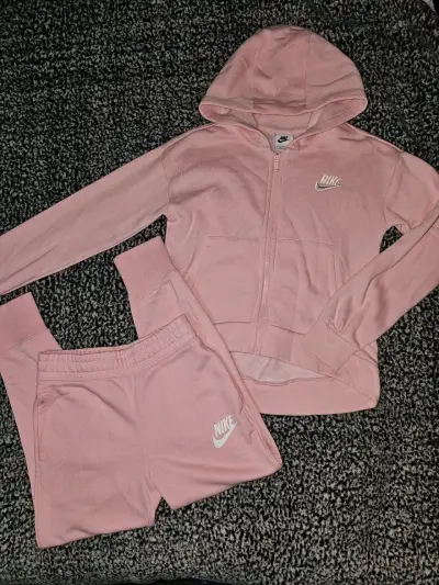 Conjunto deportivo rosa Nike para niña - miniatura 1