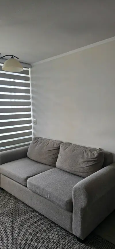 Sofá cama gris con diseño moderno - miniatura 3