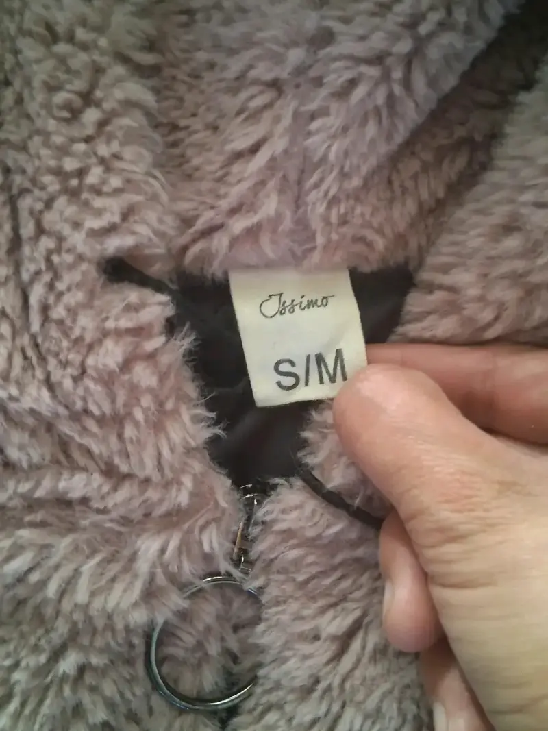 Chaqueta de felpa con capucha color rosa - 2