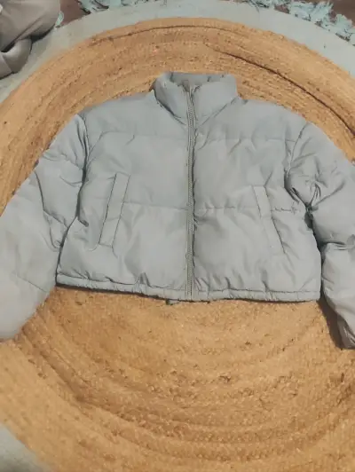 Chaqueta acolchada Verde grisáceo para mujer - miniatura 1