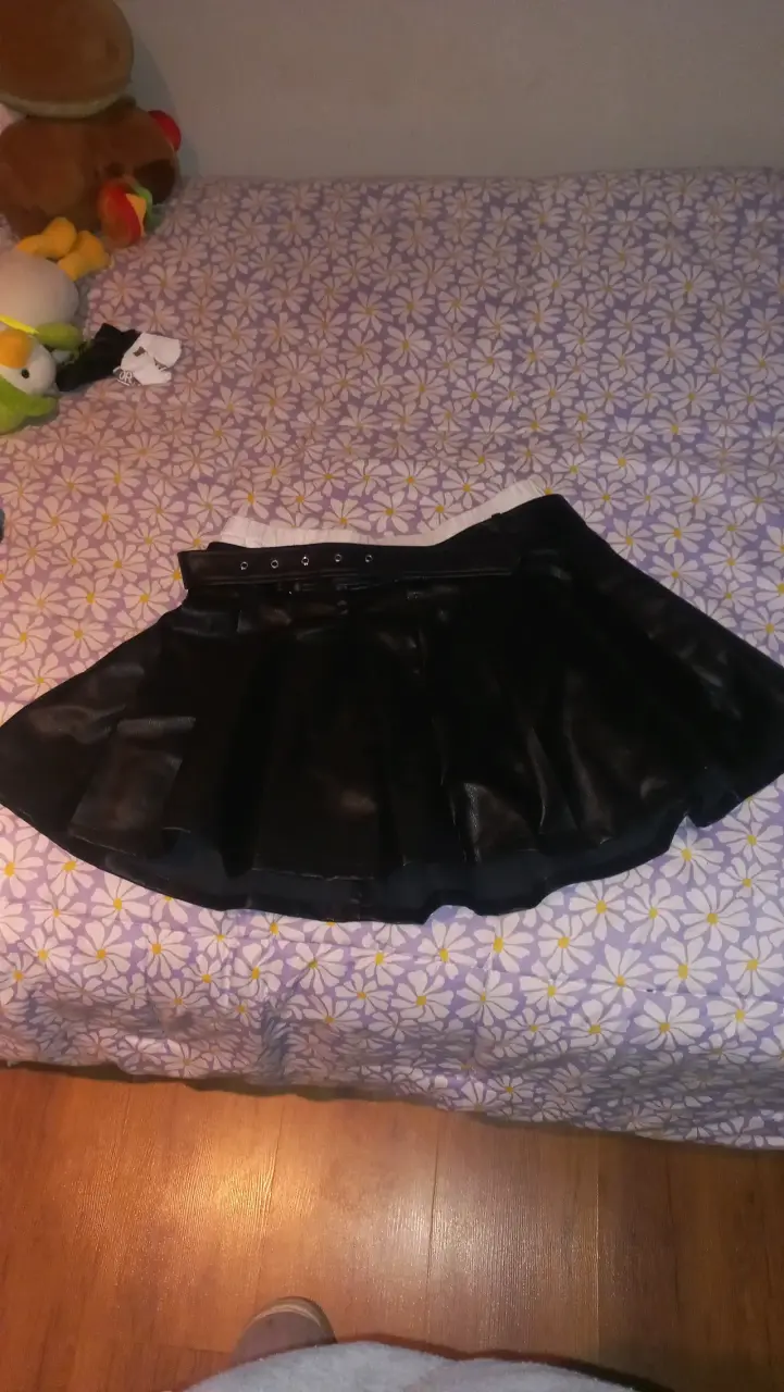 Falda corta negra de cuero sintético - 2