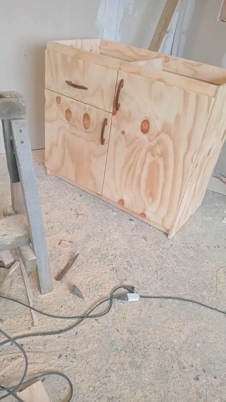 Mueble de cocina de madera natural