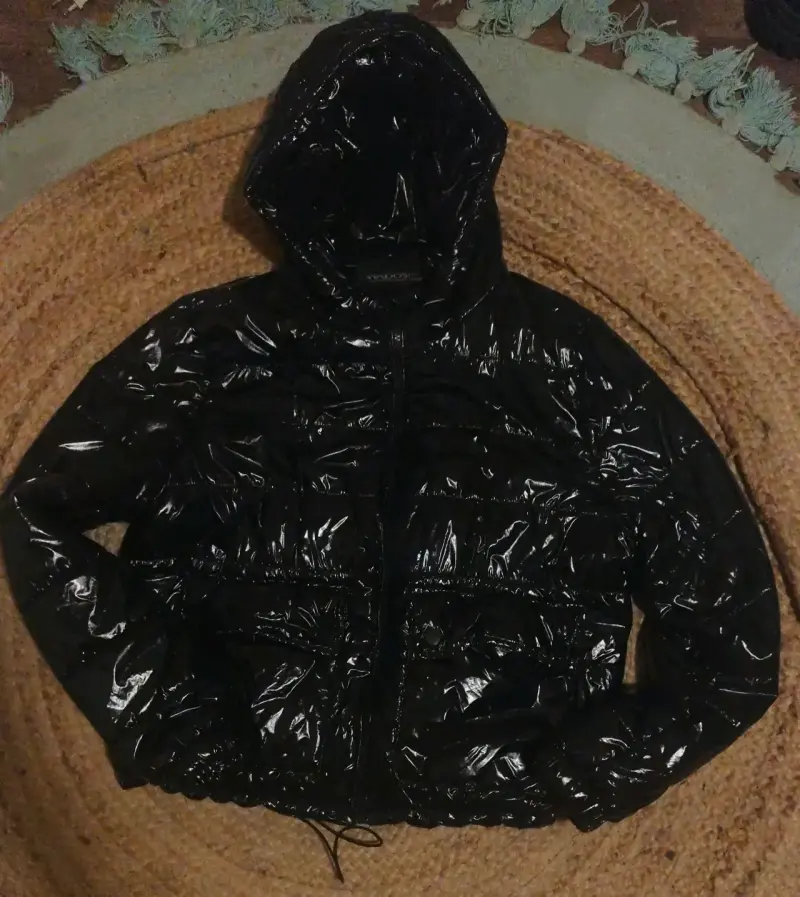 Chaqueta negra con capucha Wados talla L - 1