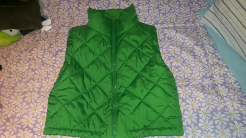 Chaleco acolchado verde sin mangas - 2