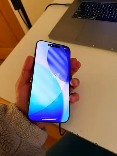 iPhone 16 pro Max, tlf de alta gama en buen estado - miniatura 1