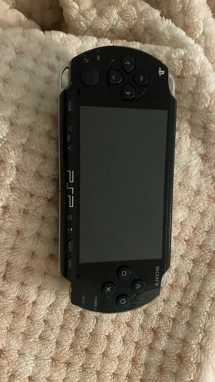 Consola portátil Sony PSP en buen estado - 1