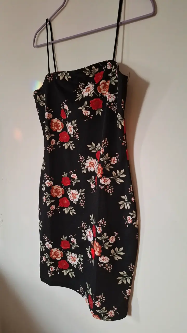Vestido Shein Negro flores con tirantes - 2