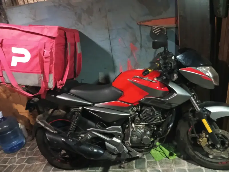 Motocicleta pulsar bajaj - 2