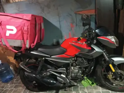 Motocicleta pulsar bajaj - miniatura 2