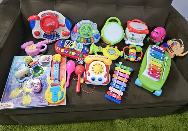 Juguetes musicales infantiles variados - 6