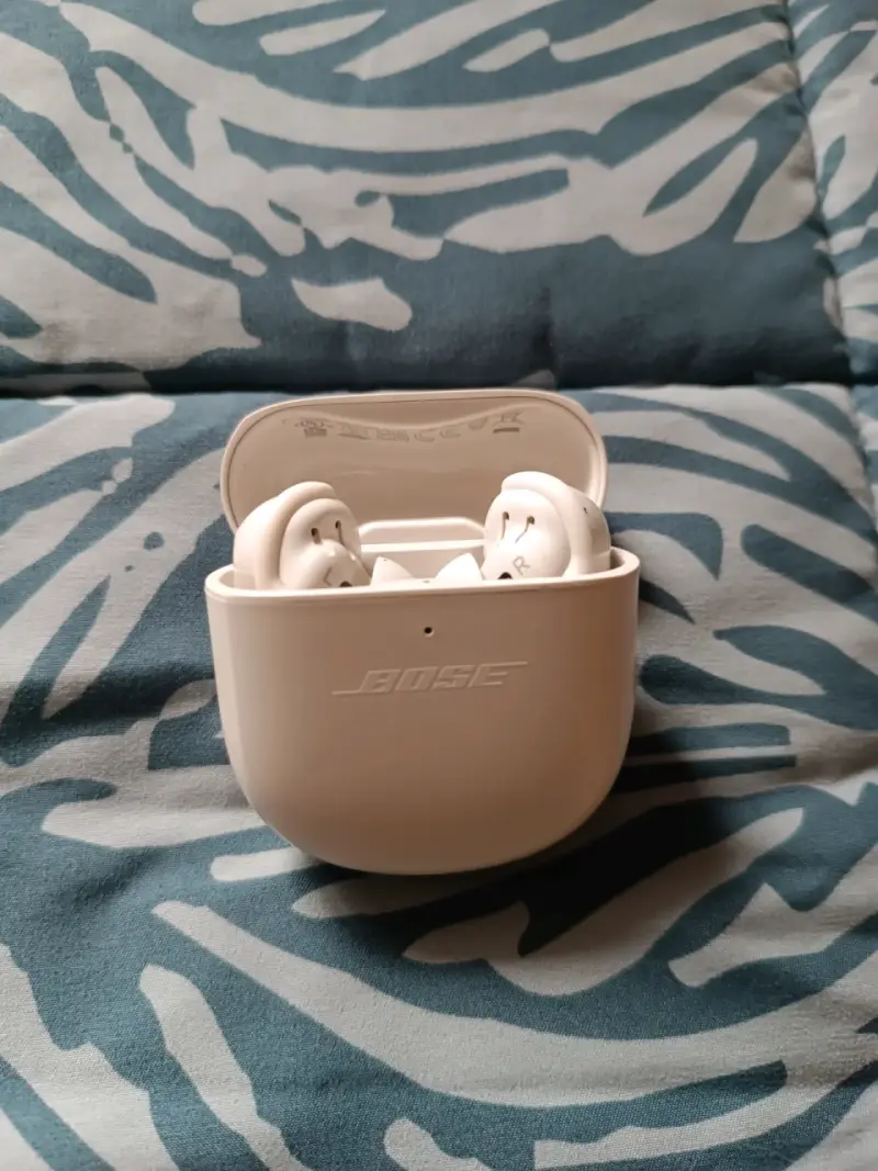 Audífonos inalámbricos Bose con estuche de carga
