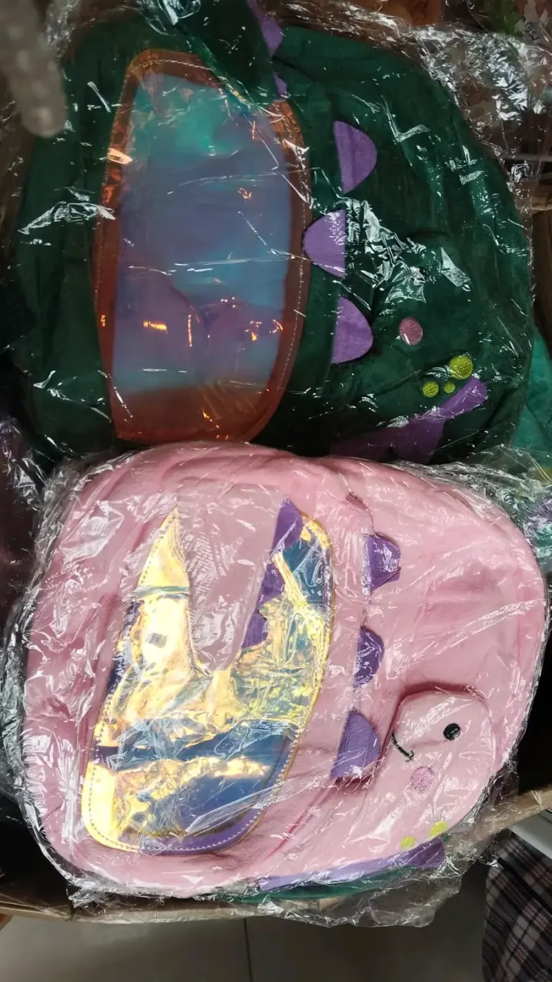 Mochila infantil dinosaurio verde y rosa - 2
