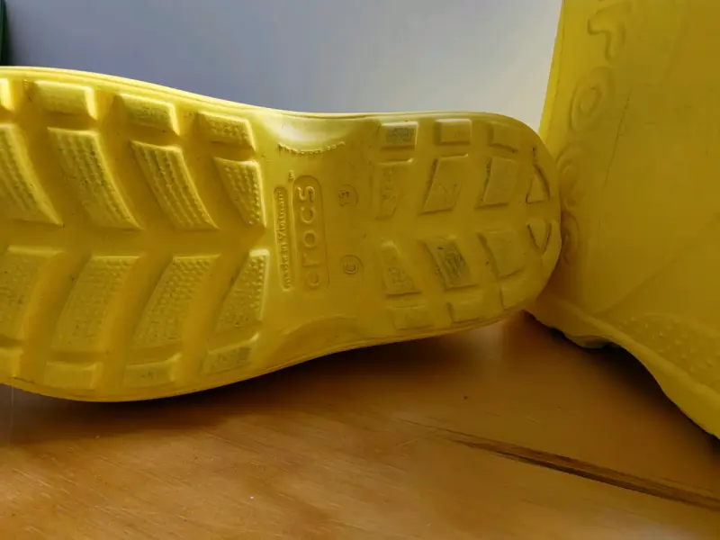 Botas de lluvia amarillas Crocs para niños - 4