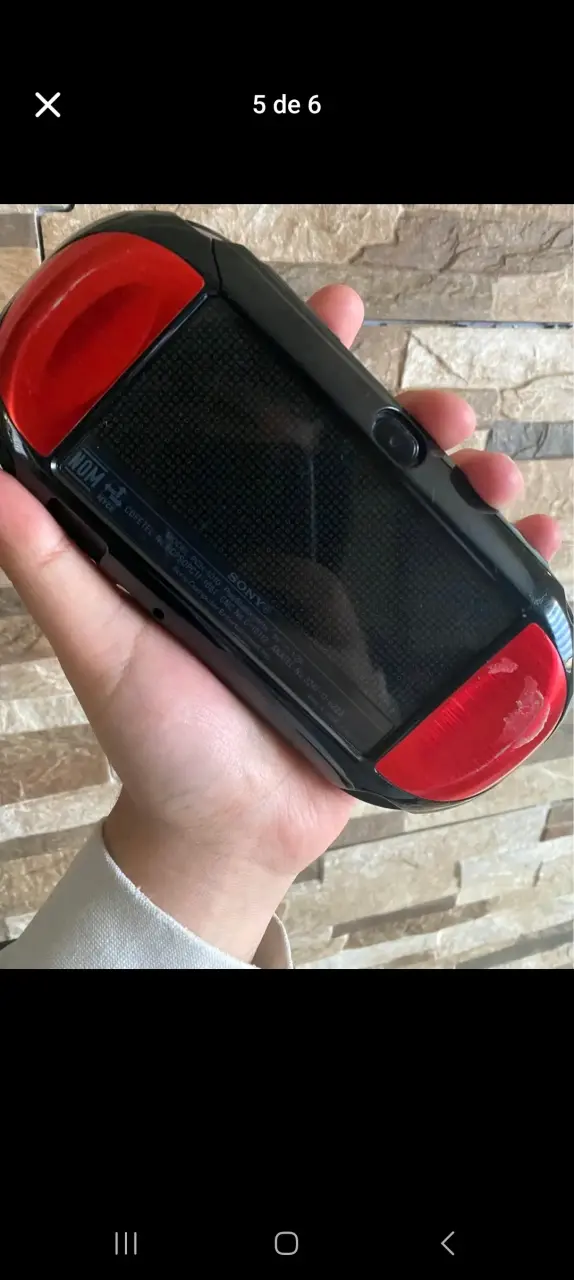 Consola portátil PS Vita roja en buen estado - 4
