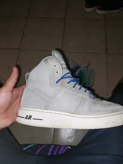 Zapatillas altas grises con cordones azules - miniatura 5
