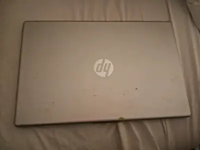 Laptop HP con Intel Core i5 en buen estado - miniatura 3