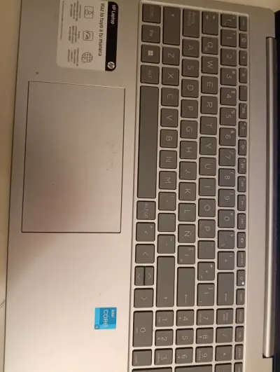 Laptop HP con Intel Core i5 en buen estado - miniatura 5