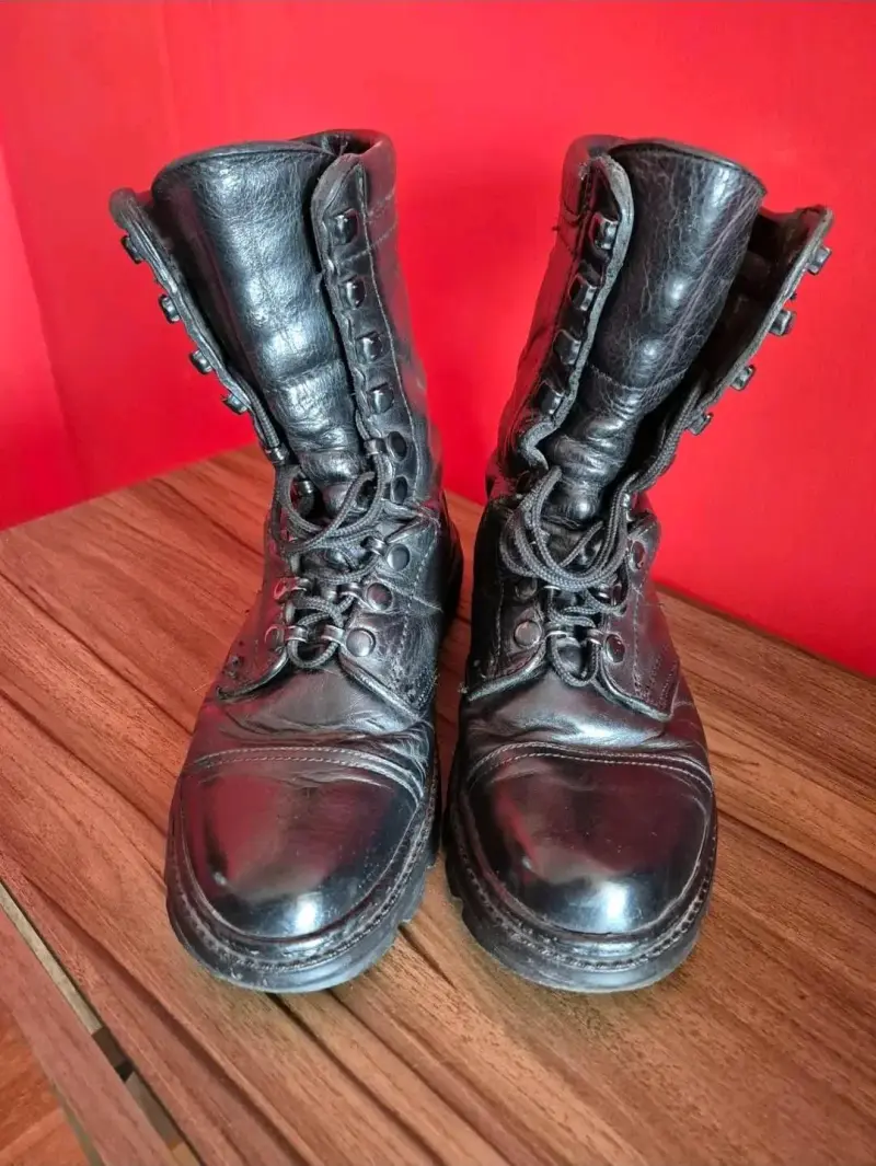 Botas de cuero negro para hombre - 2