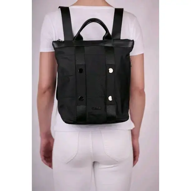 Mochila negra unisex con múltiples compartimentos