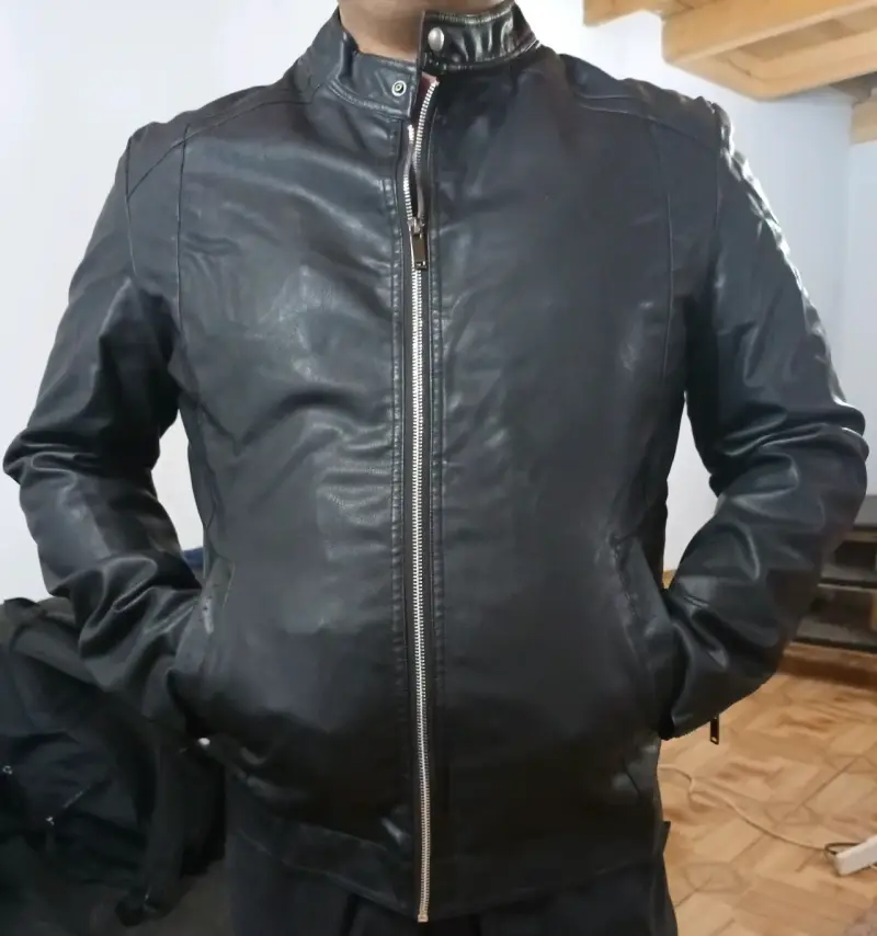 Chaqueta de cuero sintético negra para hombre