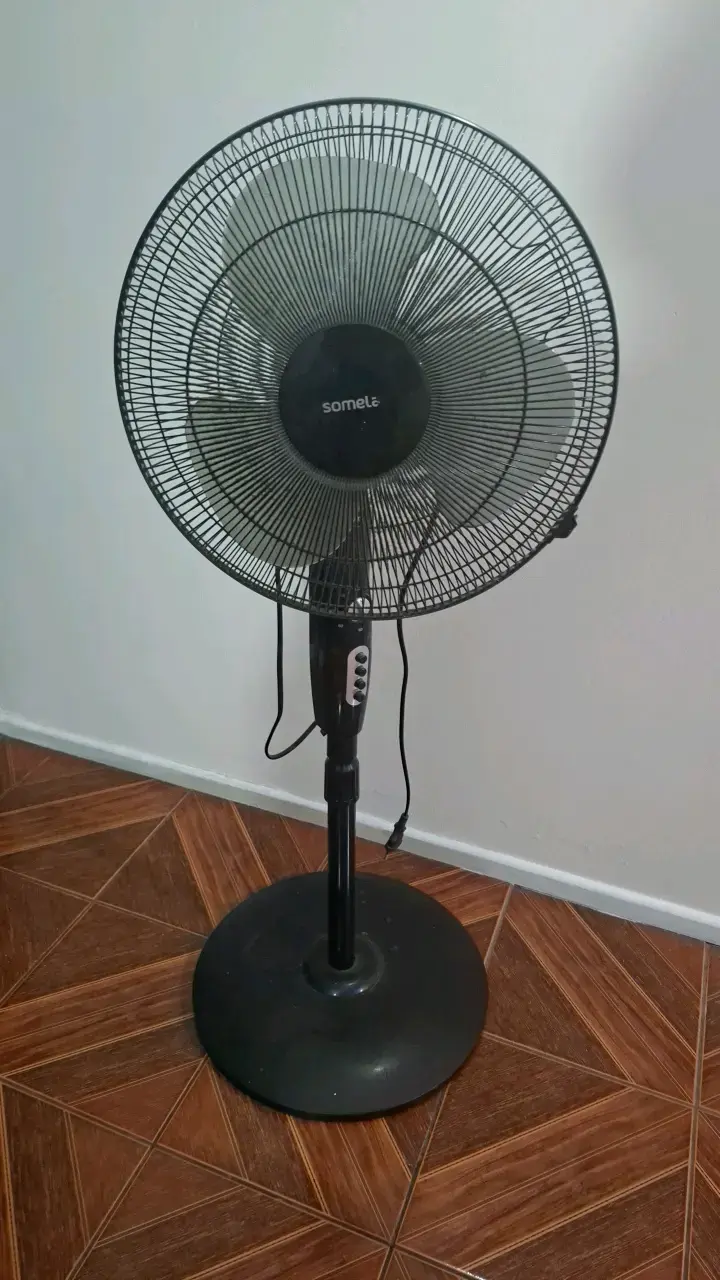 Ventilador de pie Somela negro ajustable - 1