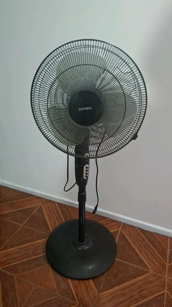 Ventilador de pie Somela negro ajustable - 2