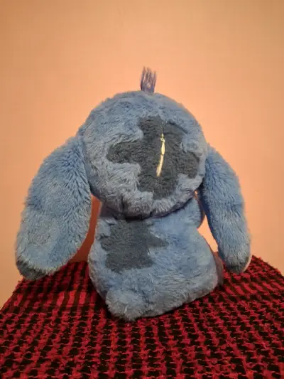 Peluche de Stitch abrazando un Patito - miniatura 2