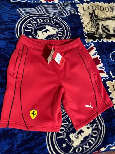 Shorts rojos Puma X Ferrari talla S Nuevo - miniatura 1