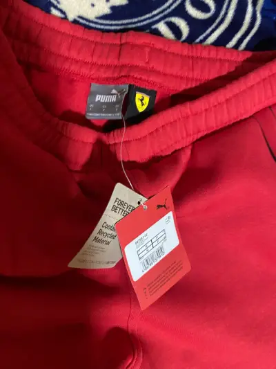 Shorts rojos Puma X Ferrari talla S Nuevo - miniatura 2