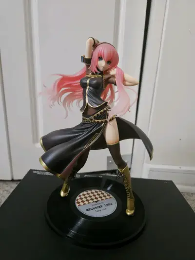 Figura de colección Megurine Luka Tony Ver 1/7 - miniatura 1
