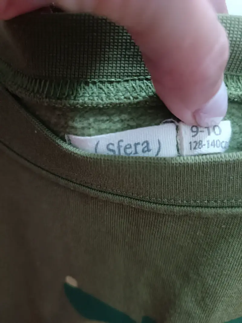 Polerón verde infantil con diseño de pera - 2