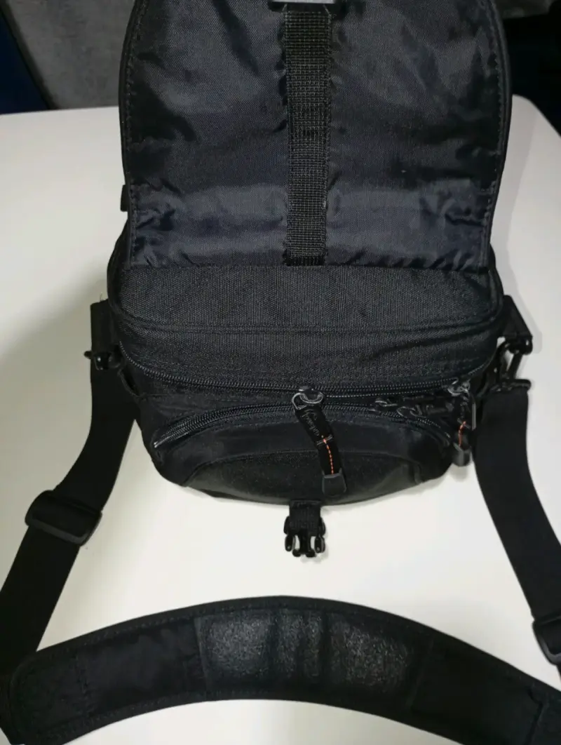 Bolso para cámara Lowepro Nova 1- AW negro - 2