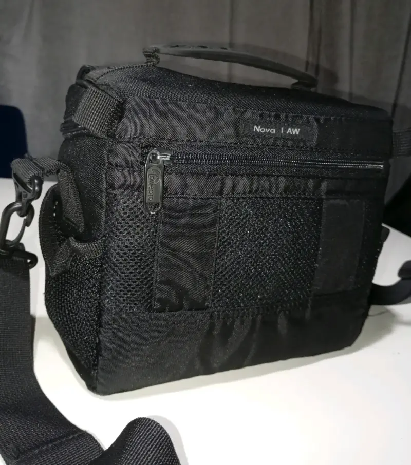 Bolso para cámara Lowepro Nova 1- AW negro - 3