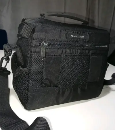 Bolso para cámara Lowepro Nova 1- AW negro - miniatura 3