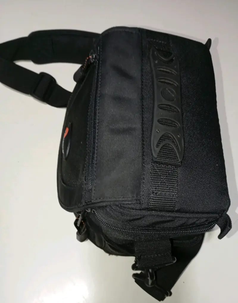 Bolso para cámara Lowepro Nova 1- AW negro - 4