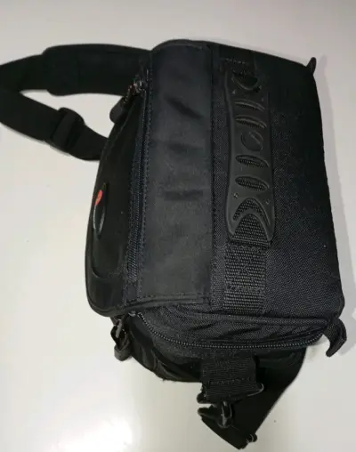 Bolso para cámara Lowepro Nova 1- AW negro - miniatura 4