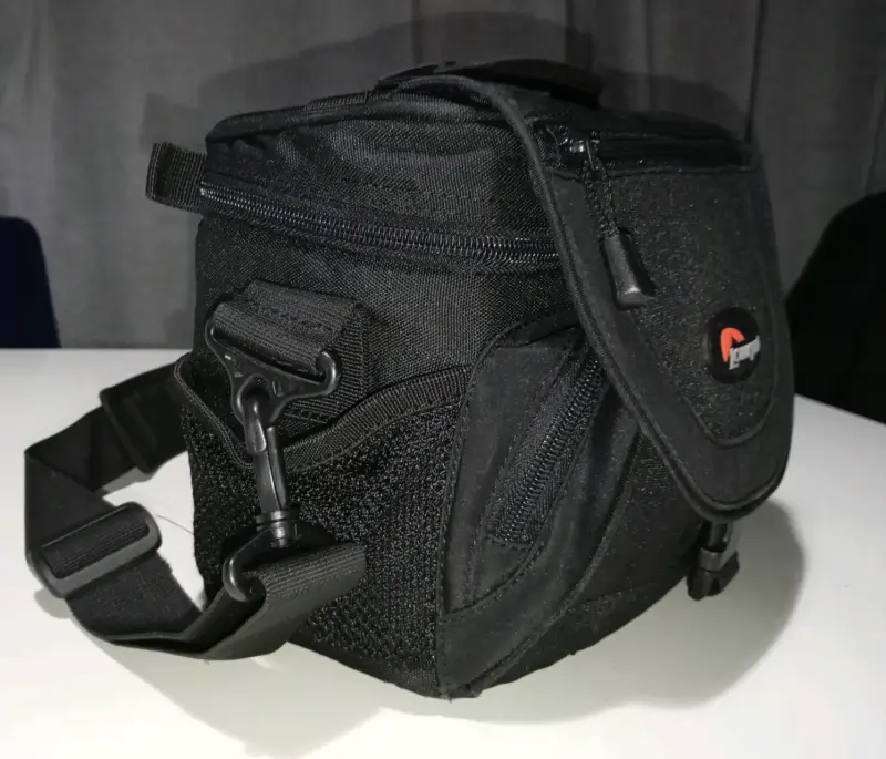 Bolso para cámara Lowepro Nova 1- AW negro - 5
