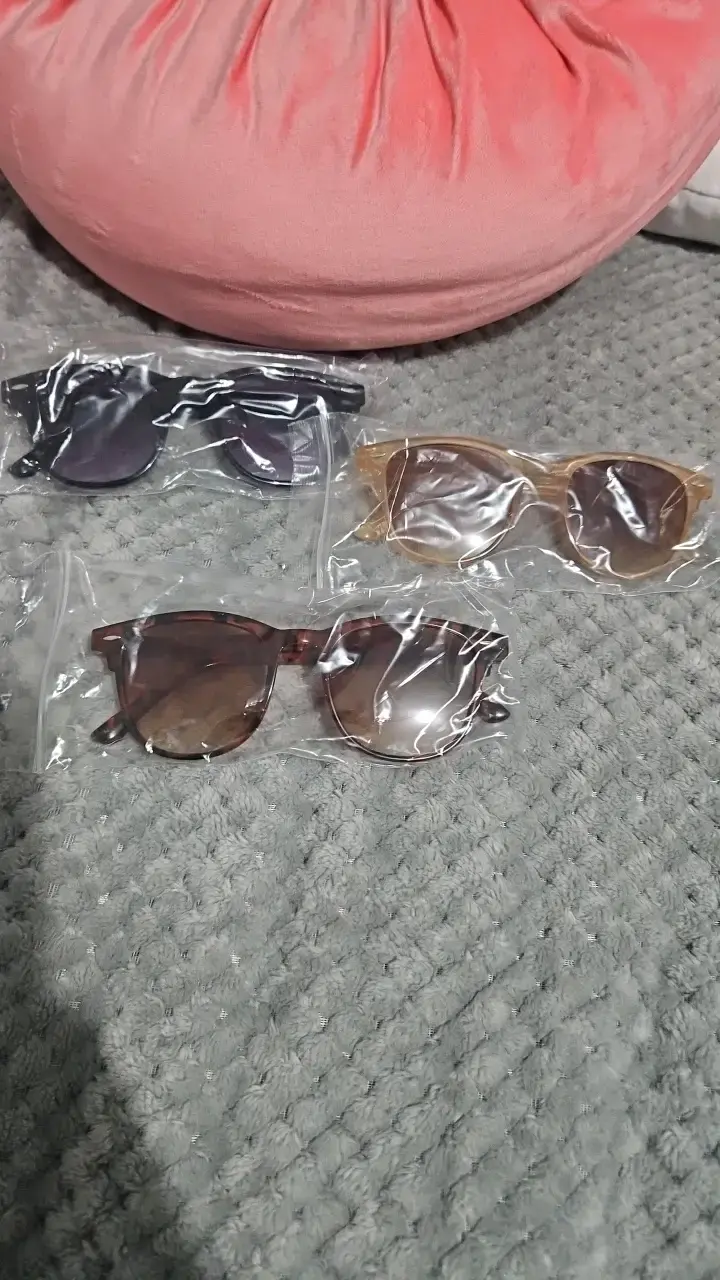 Set de tres lentes de sol variados