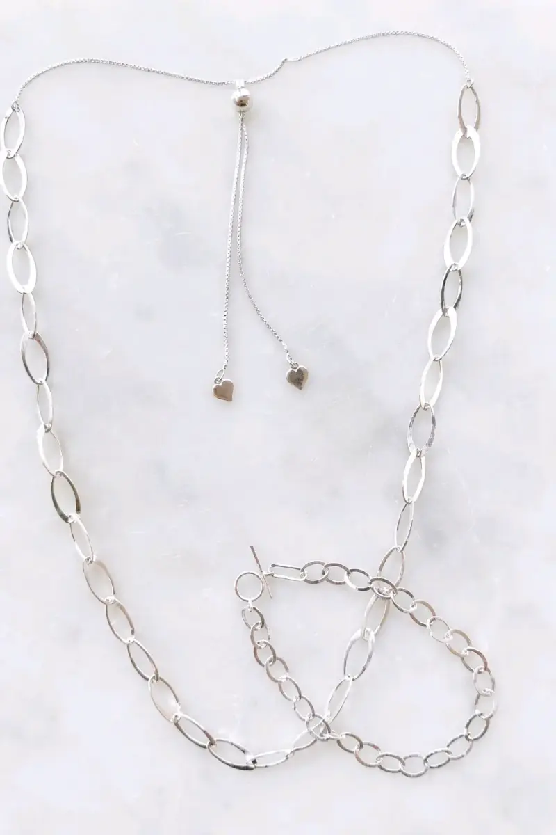 Collar de plata con diseño de eslabones