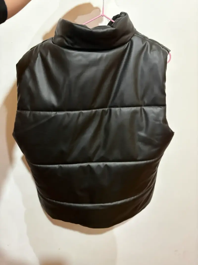 Parka acolchada negro sin mangas . - 2