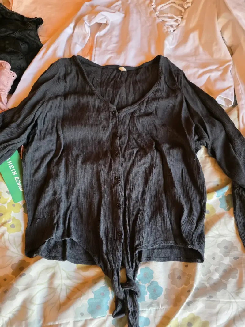 Lote de ropa femenina variada - 2