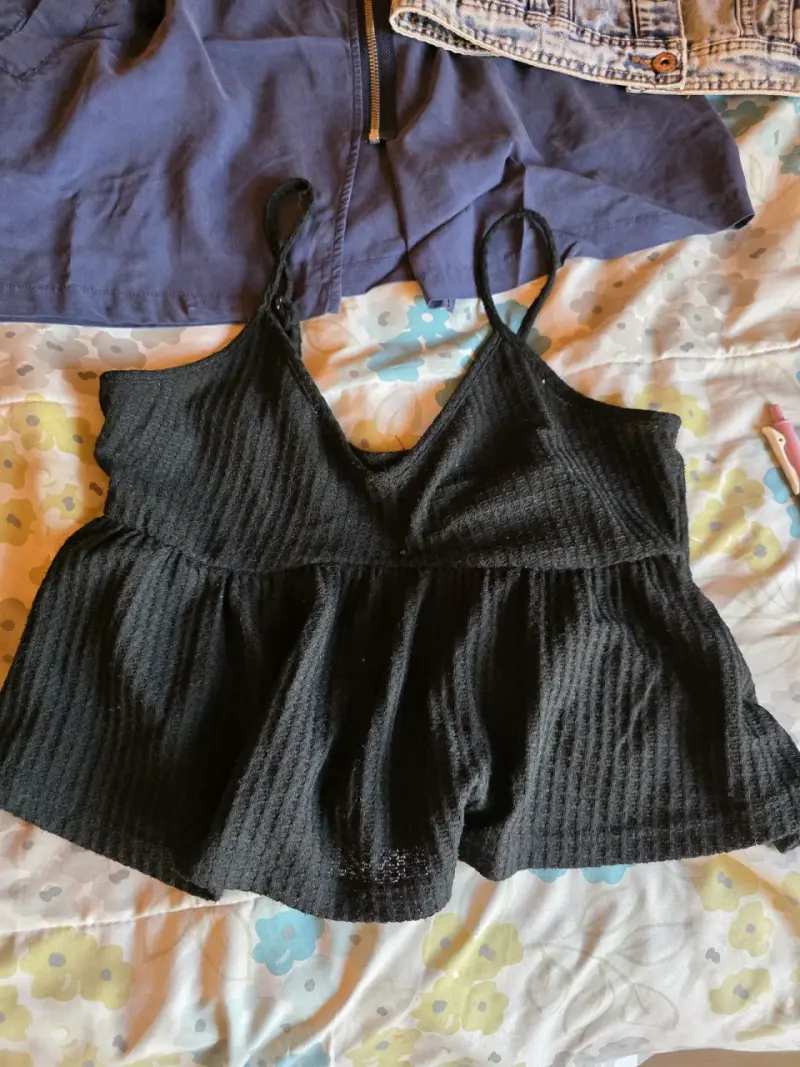Lote de ropa femenina variada - 5