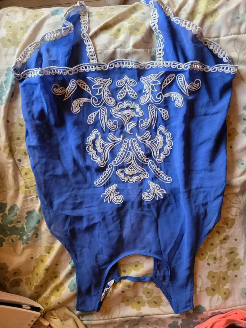 Lote de blusas de mujer en varios estilos - 2