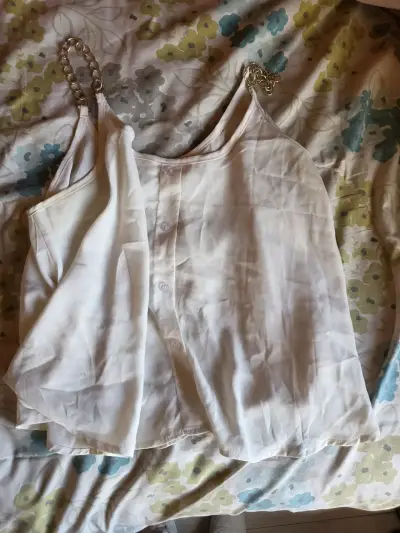 Lote de blusas de mujer en varios estilos - miniatura 3