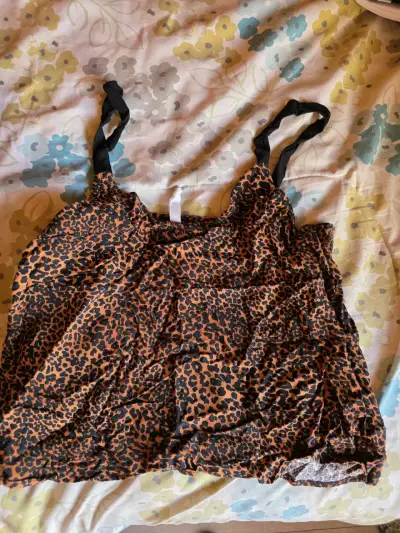 Lote de blusas de mujer en varios estilos - miniatura 4