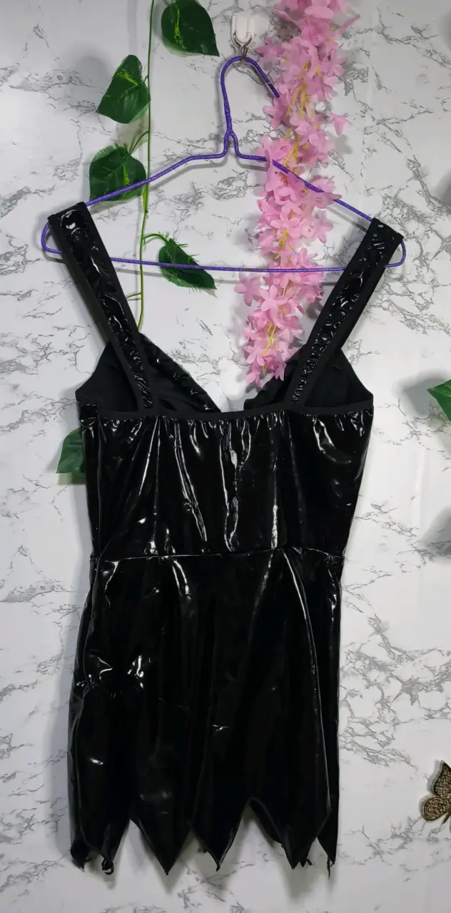 Vestido negro de charol con tirantes - 2