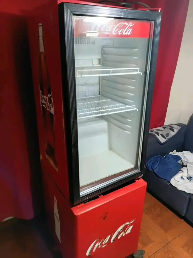 Refrigerador exhibidor Coca-Cola usado - 5