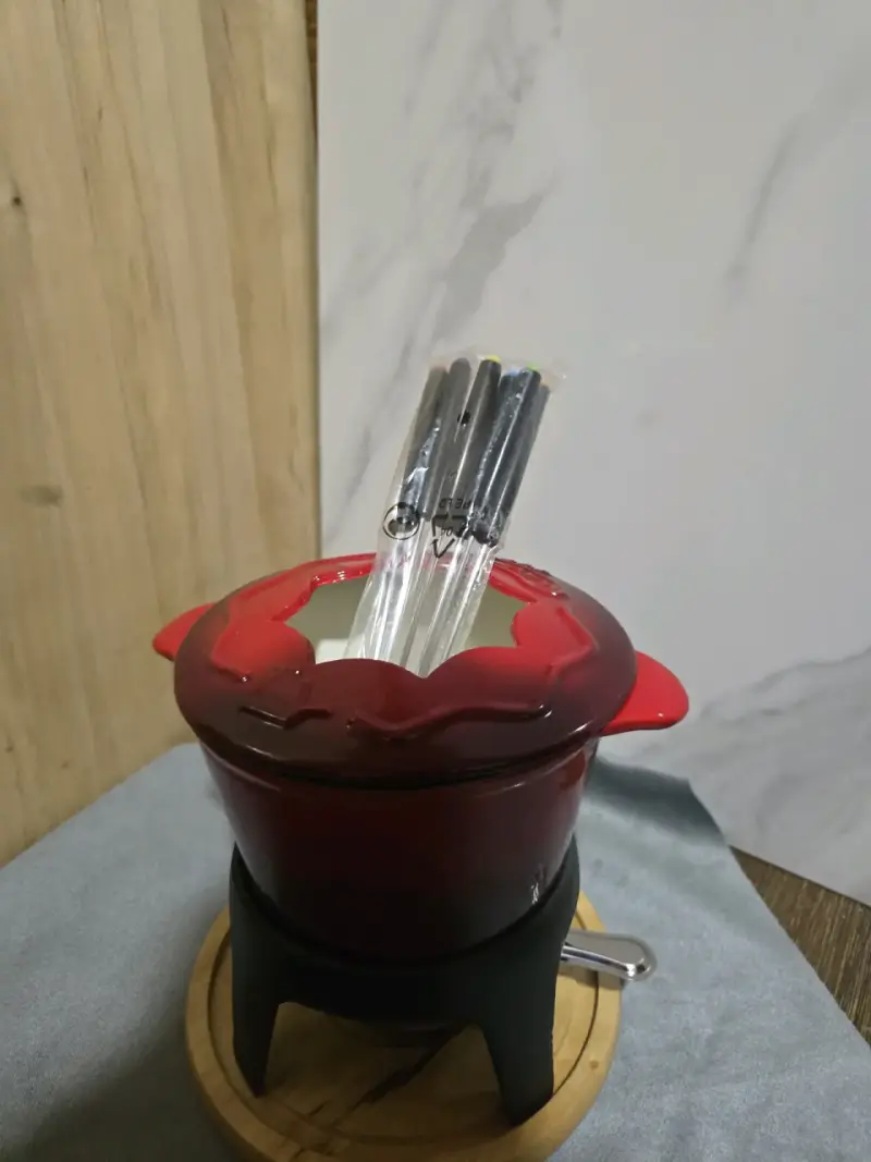Set de fondue de cerámica rojo con quemador